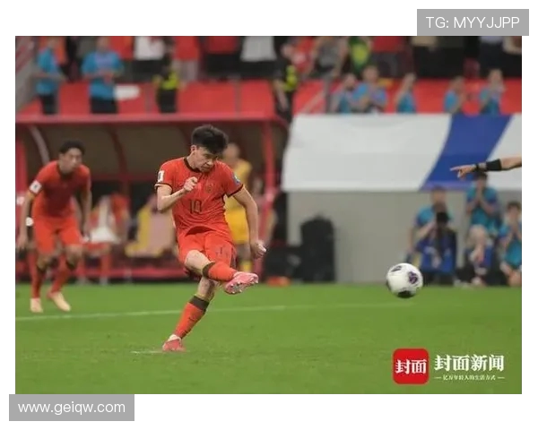 黄希扬点赞国足新星：王钰栋们的未来值得期待(2)